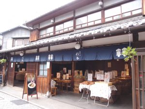 川越・菓子屋横丁は子どもも大人もワクワクできるスイーツストリート